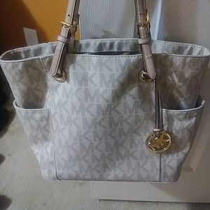 Michael kors handbag